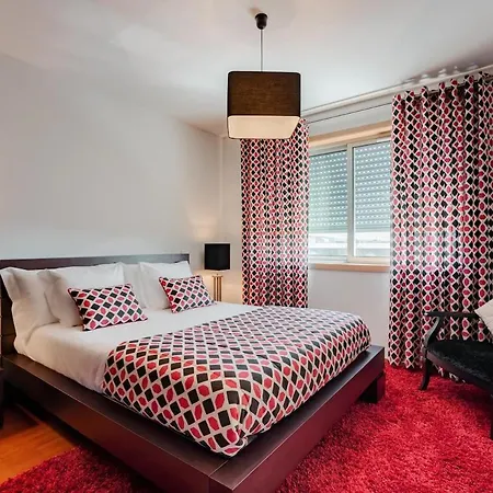 Apt 3 Bed And Parking * Valadares (Vila Nova de Gaia, Porto)